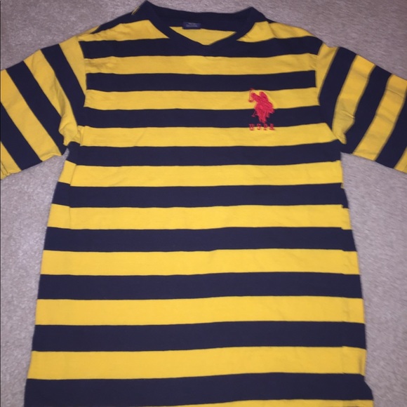 yellow black striped top